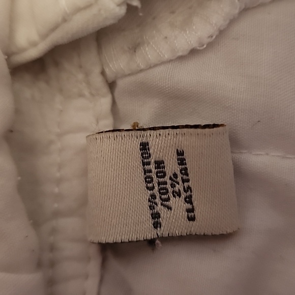 Abercrombie & Fitch Low-Rise Mini Skirt. Size:6 - Picture 7 of 8